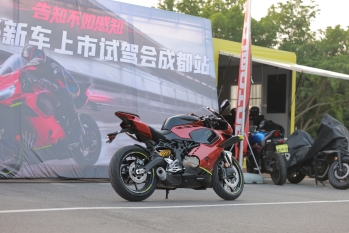 车友真实评价！赛 421S 四缸上手体验