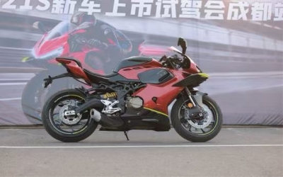 不止好听更好骑！成都车友实测QJMOTOR赛421S，平民四缸彻底摆脱&ldquo;难养&rdquo;标签